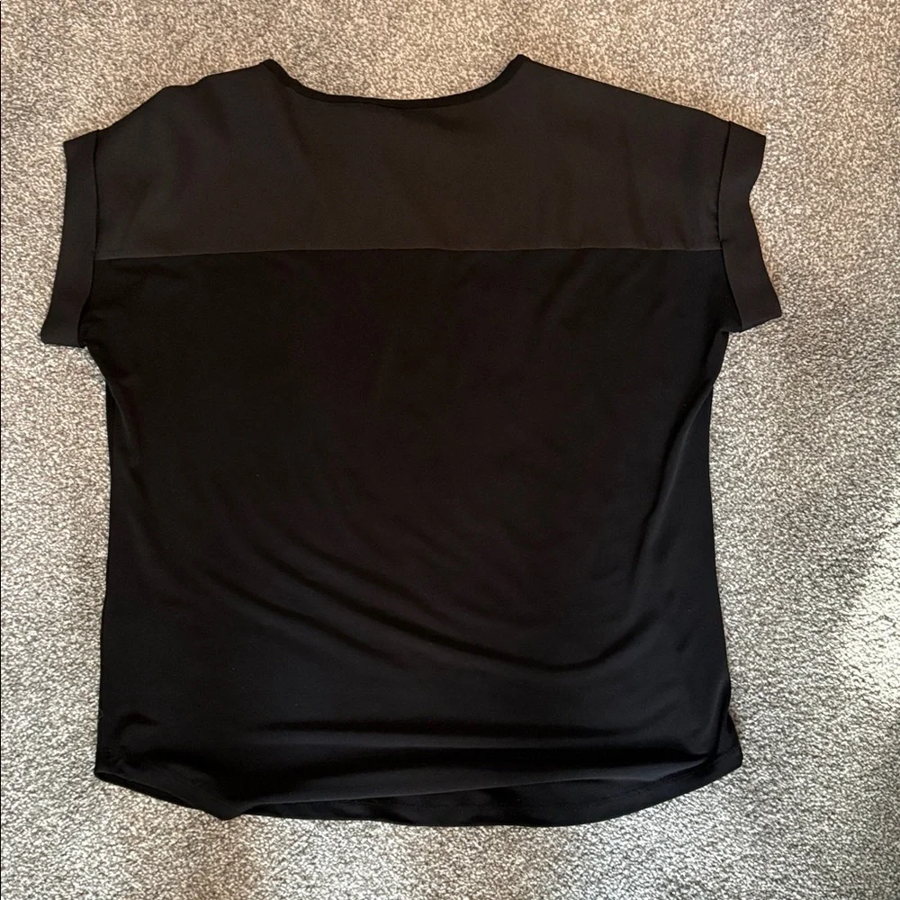 Calvin Klein Tee - Picture 4 of 4